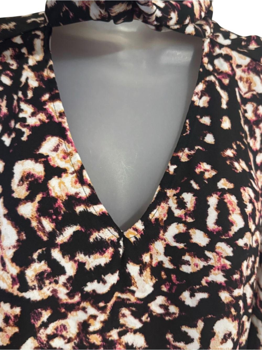 AVA & VIV Black and Pink Tie-Neck Sleeveless Blouse PLUS: 2X #L - Picture 3 of 9